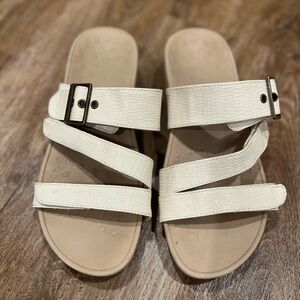 Vionic Rio platform adjustable straps sandal. Size 9